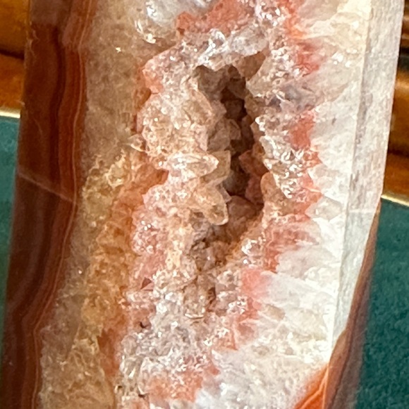 Carnelian tower with open quartz druzy - Picture 2 of 7